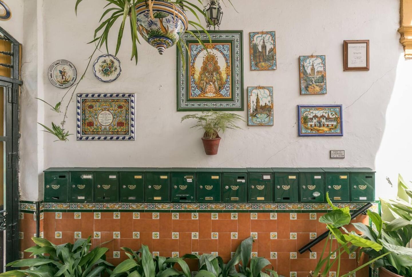 Tipico Y Pintoresco Patio De Vecinos, Con Encanto Sevilla Dış mekan fotoğraf